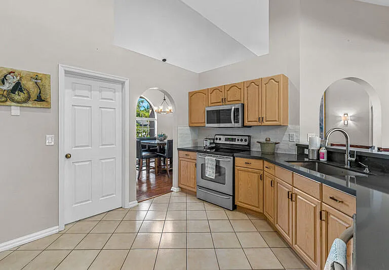 1840 Hollyhock Rd — Photo 10