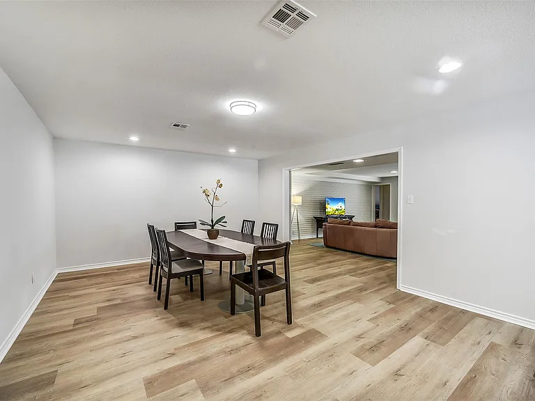 6215 Queensloch Dr — Photo 9