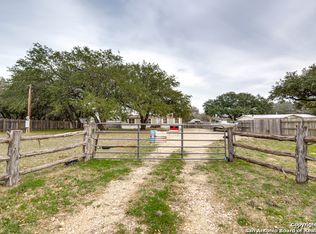 23628 Mathis Rd, Elmendorf, TX 78112