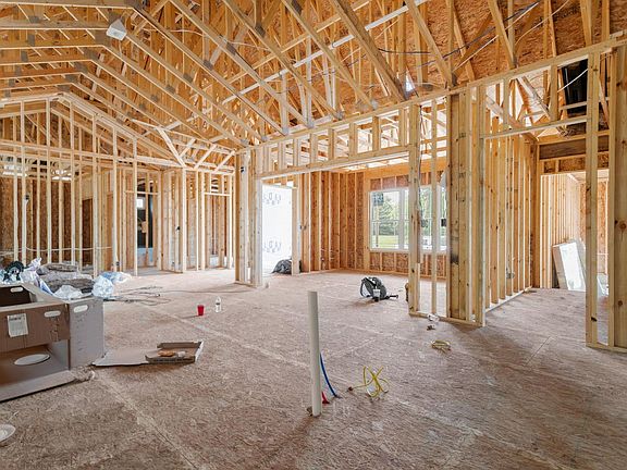 3rd image of 16390 Greystone Dr