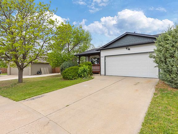 3rd image of 1621 Copperfield Dr