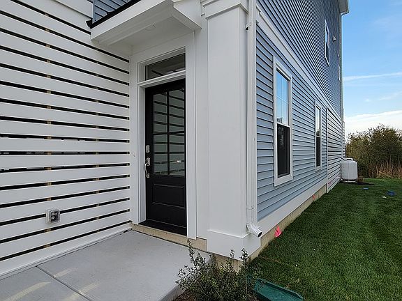 3rd image of 38892 Verandah Bay Dr
