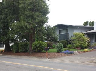 1704 S 6th St, Cottage Grove, OR 97424