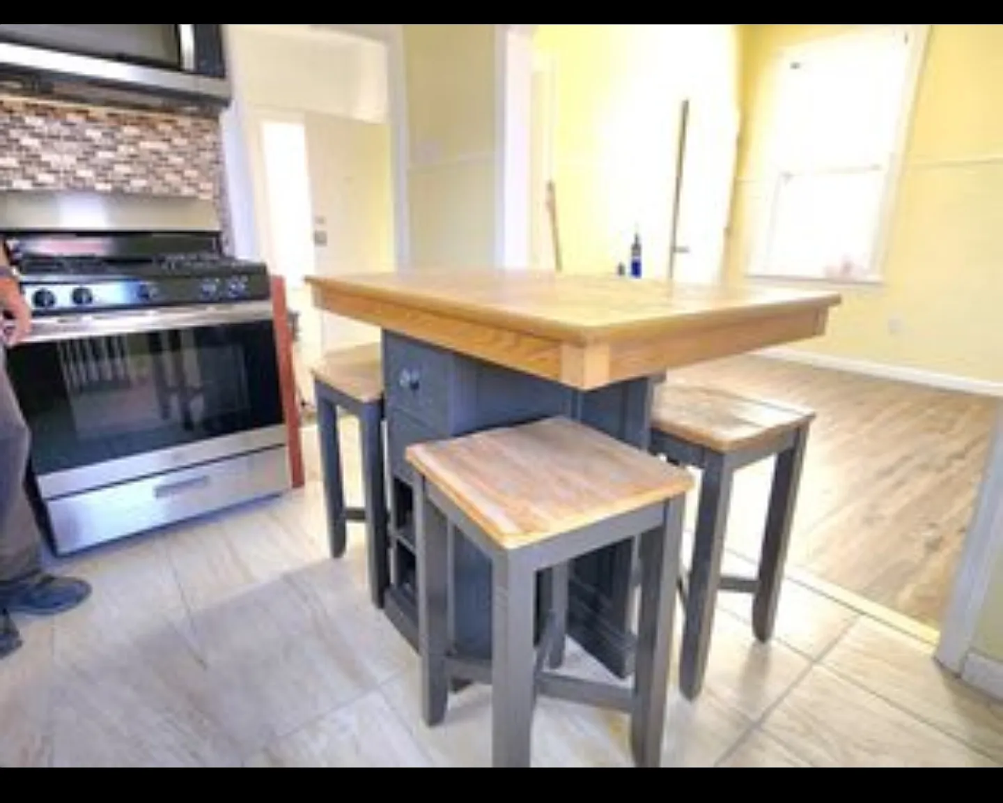 3 bed, 1.5 bath, 1000 sqft, $2,500 — Photo 4