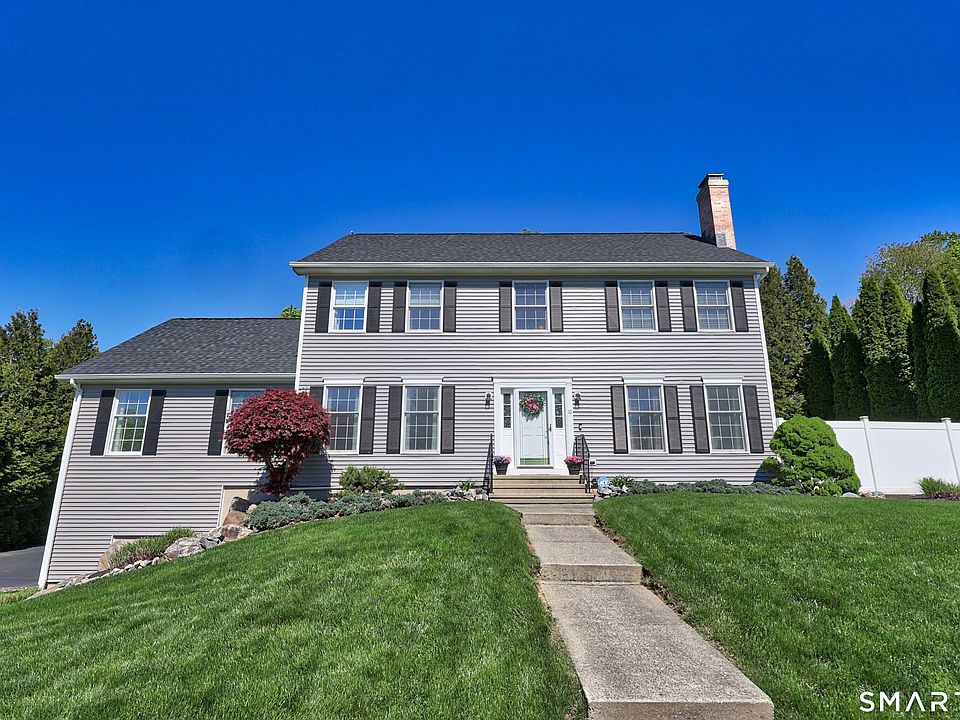 1st image of 10 Fawn Meadow Drive