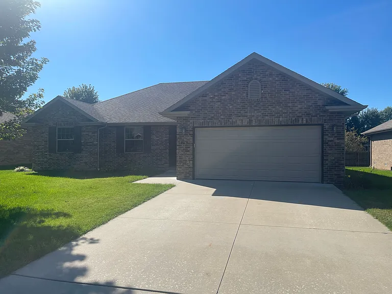 776 E Ozark Jubilee Dr — Photo 1