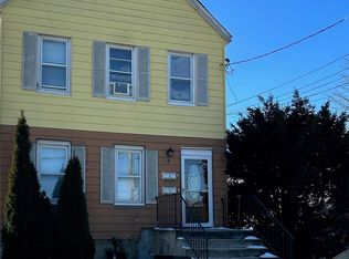 4 Maple Ave, Lynbrook, NY 11563