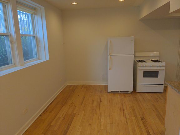 5th image of 2937 W Schubert Ave