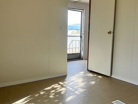 5th image of 5 Karen Ln #5