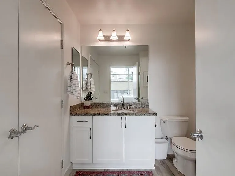 427 9th Ave #603 — Photo 24