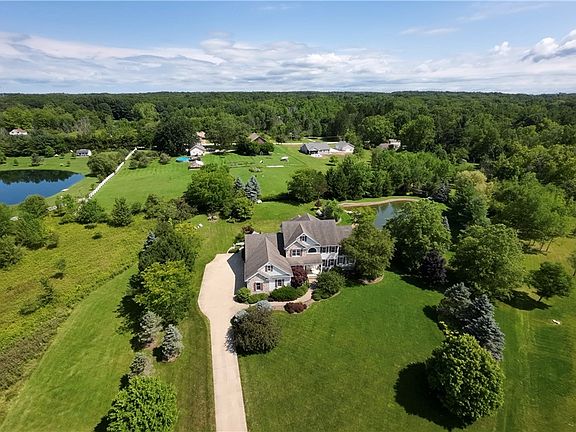 2nd image of 4171 Majestic Cir