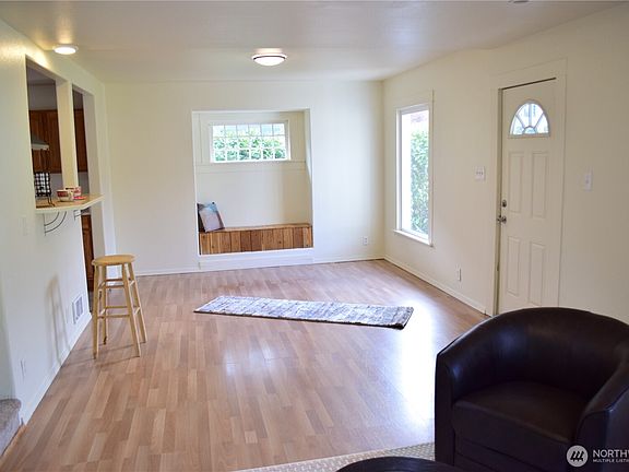 3rd image of 111 SW Alfred Street