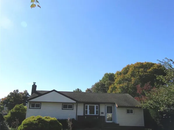 22 Margaret Drive, Plainview, NY 11803