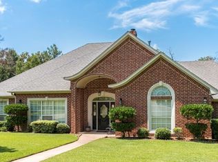 3826 Holly Ridge Dr, Longview, TX 75605