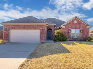 103 Zurie Cir, Maumelle, AR 72113