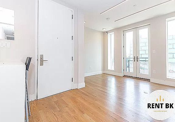 4th image of 259 Evergreen Ave #2D