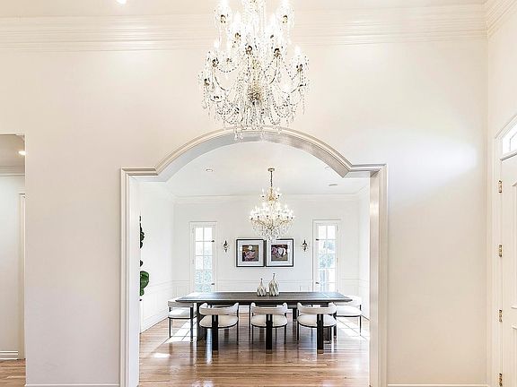 5th image of 166 N Formosa Ave