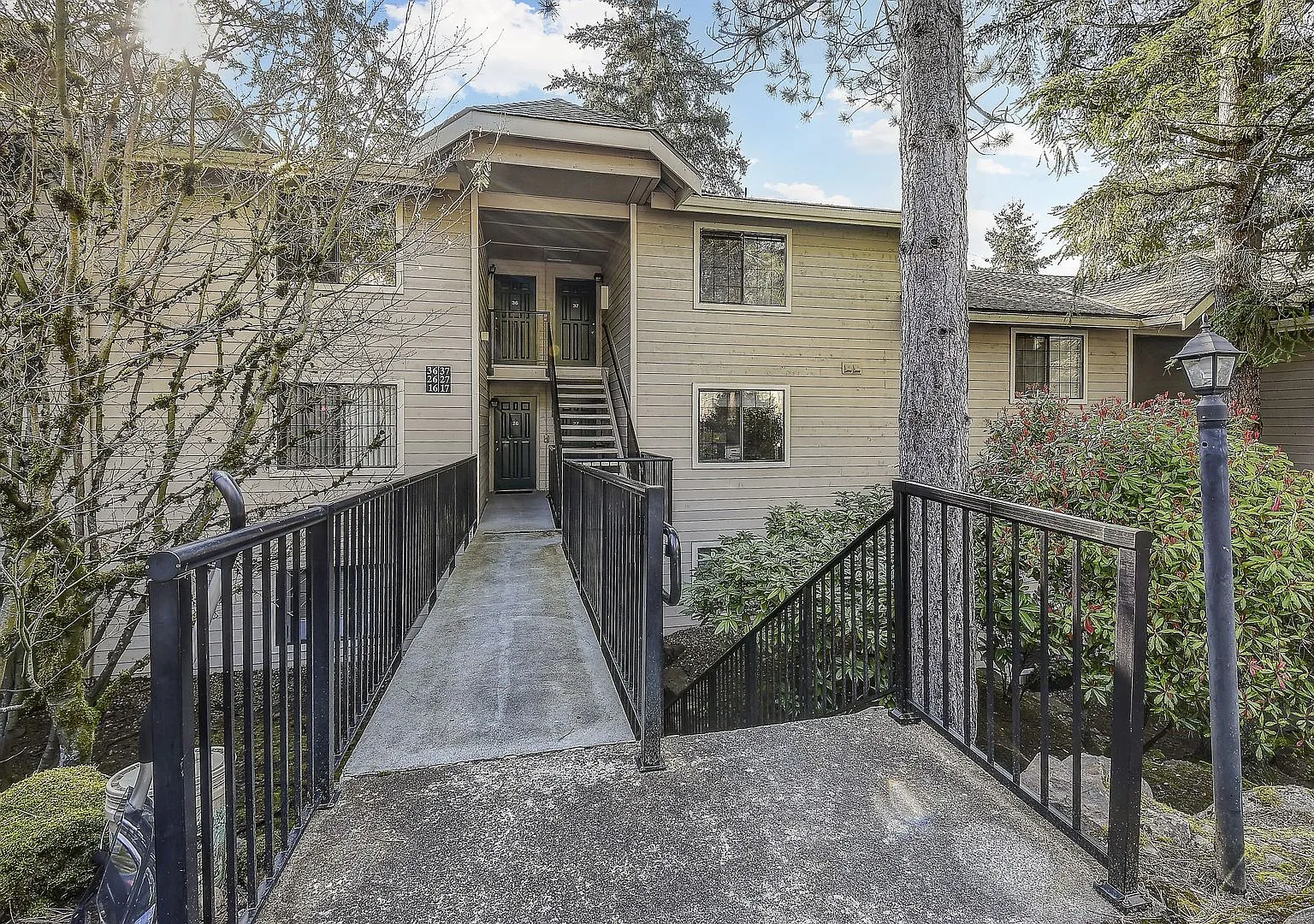 Bright & Cozy 1Bd/1Bth Home for Lease Near Village at Totem Lake! — Photo 2