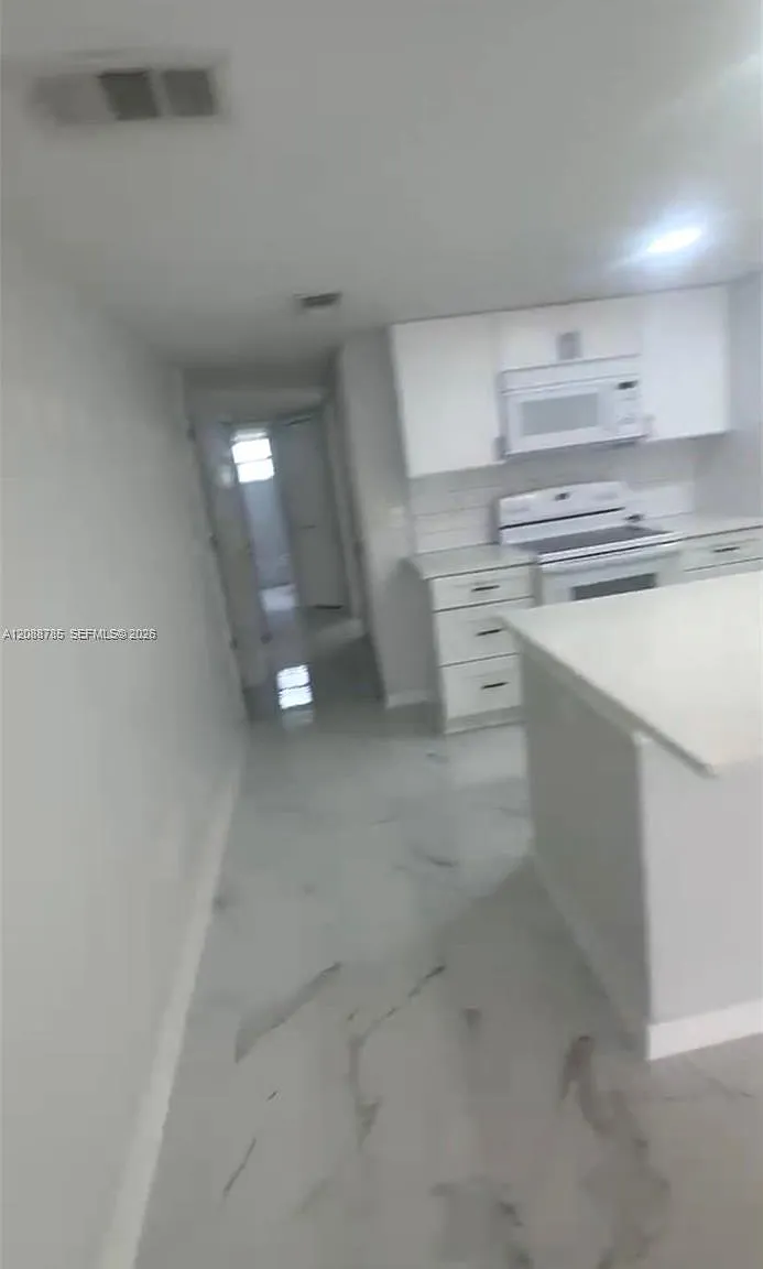 Royal Palm Bay Condo — Photo 3