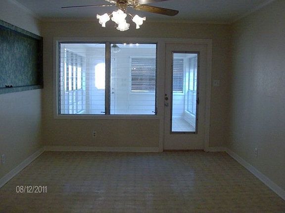 4th image of 4904 Dahlia Ln