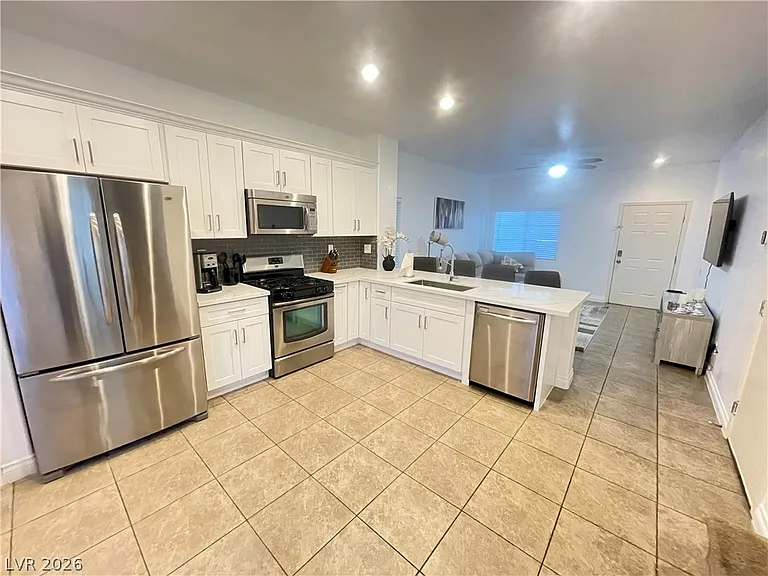 7416 Castillo Peak St — Photo 4
