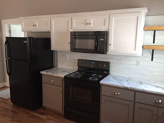 3rd image of 310 Clinton St SE