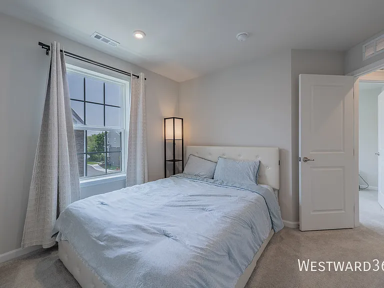 920 Jenkins Ct #4E — Photo 11