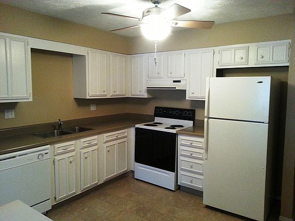 2nd image of 5418 Grover St APT 106