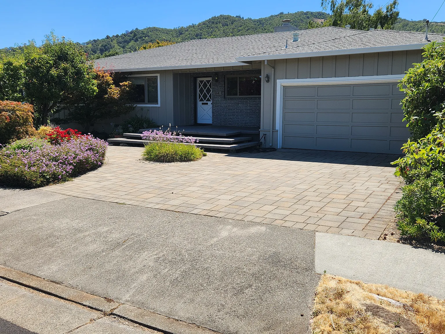 4 bed, 2.5 bath, 1732 sqft, $5,250 — Photo 1