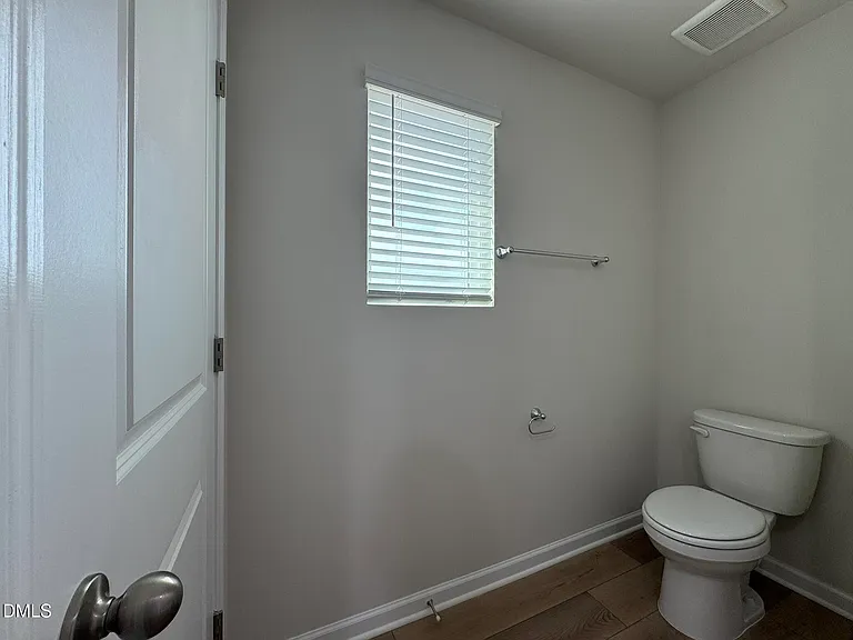 101 Klamath Dr — Photo 22