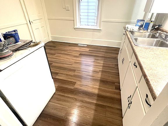 5th image of 617 E 6th St #1