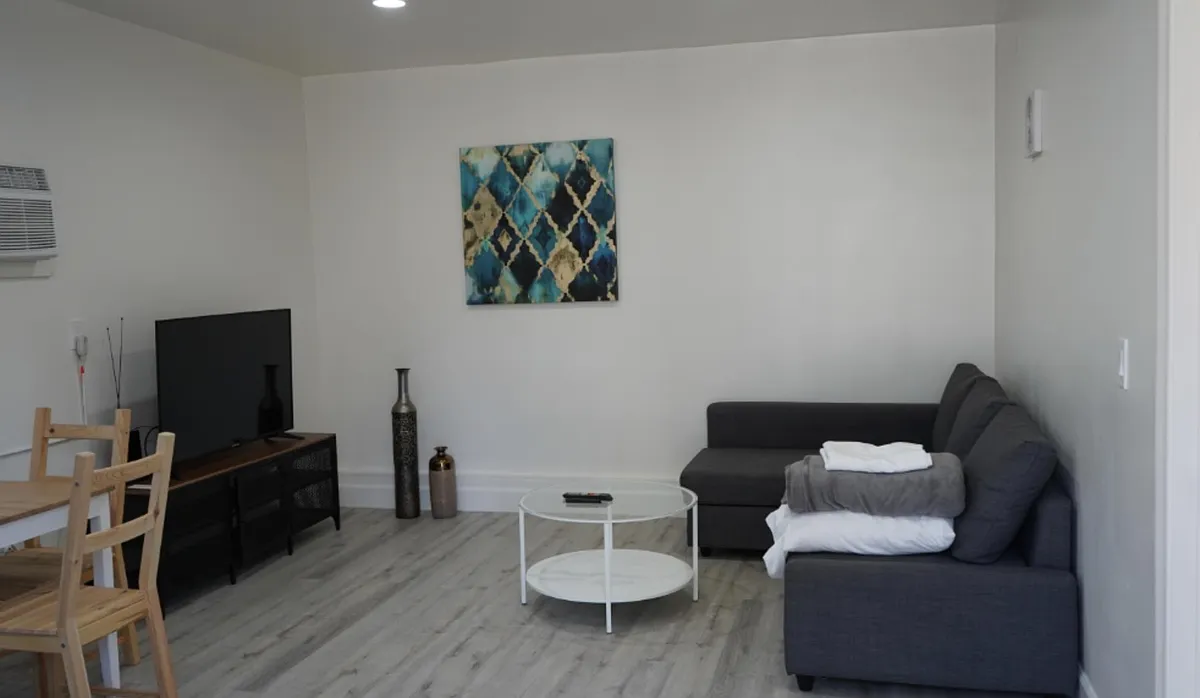 Building Photo - 426 S 6th St #B