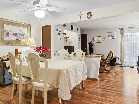 5th image of 7329 W 85th Pl APT 2A