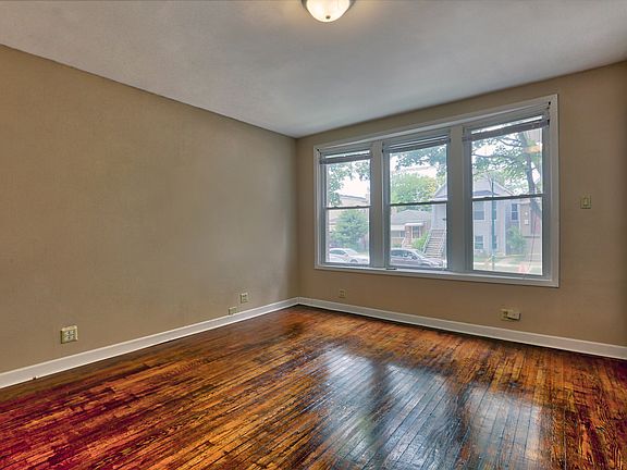 4th image of 3307 W Cuyler Ave