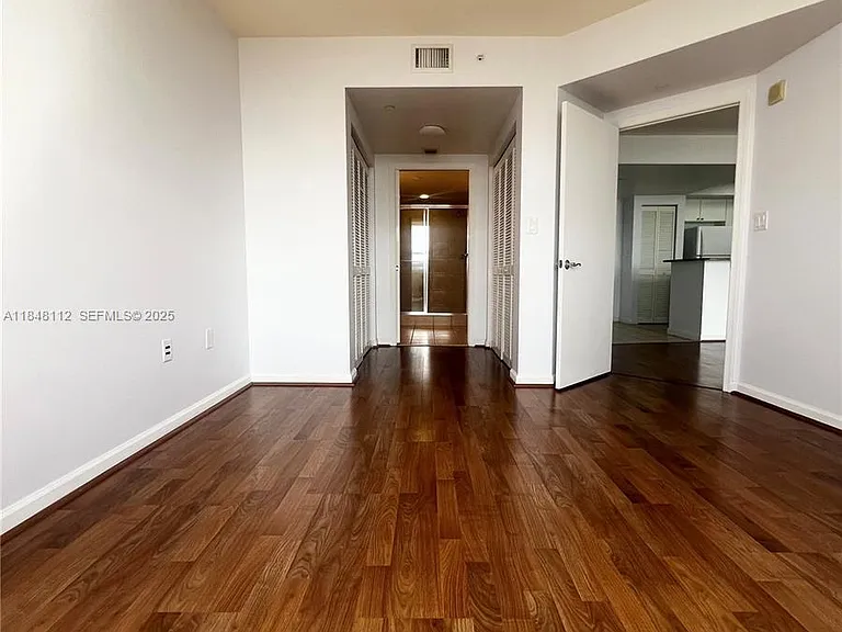 19501 W Country Club Dr — Photo 7