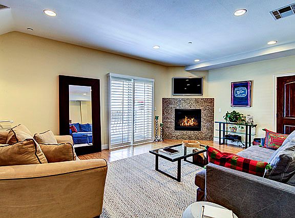 5th image of 5727 Camellia Ave Unit 105