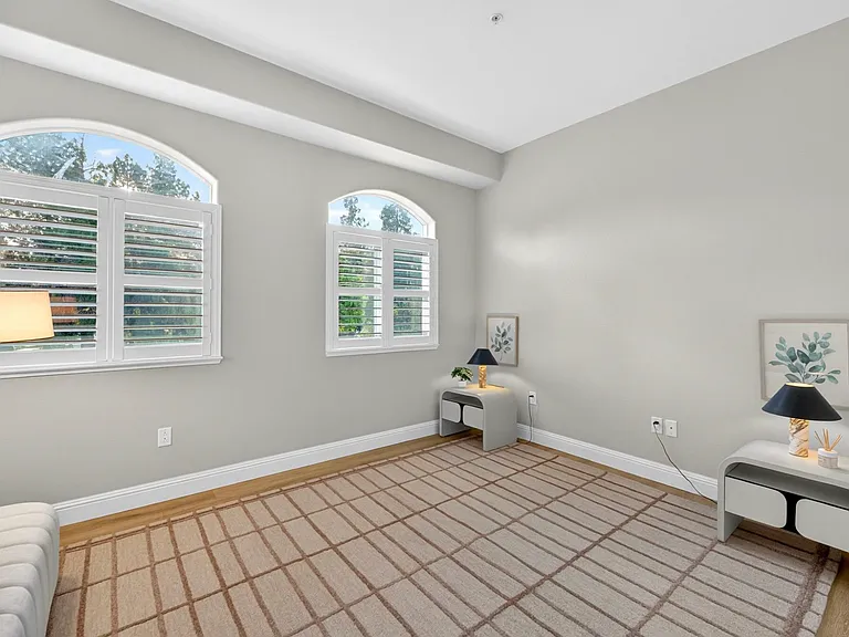 538 S Mathilda Ave #301 — Photo 32