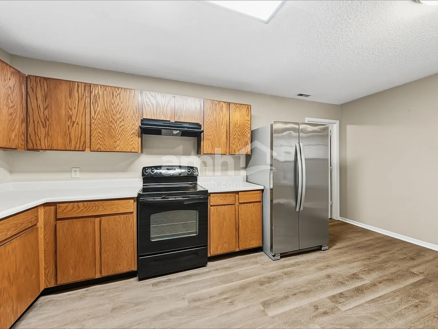 3 bed, 2.0 bath, 1490 sqft, $1,930 — Photo 3