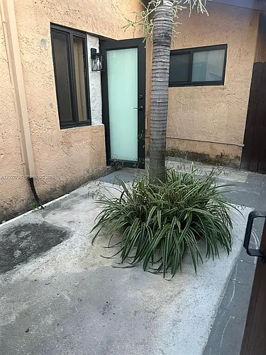 1115 SW 136th Pl #2 Photo 1
