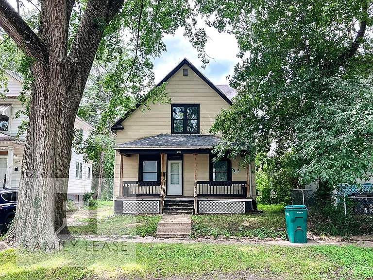 1613 N Edward St — Photo 1