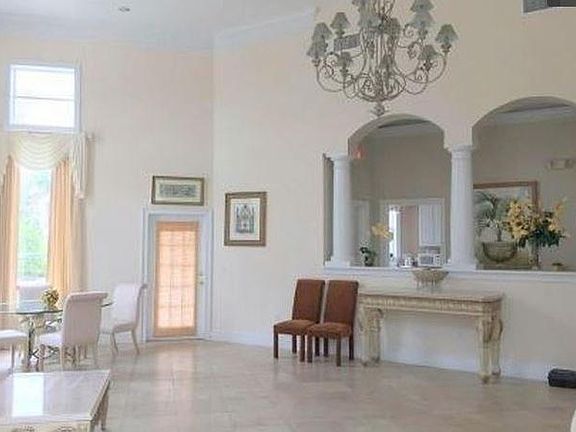 4th image of 10469 Villa View Cir