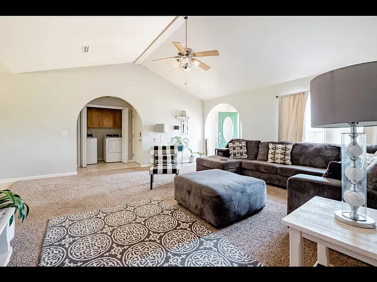 59 Fox Chase Dr — Photo 3