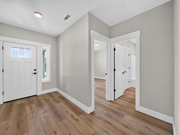 4th image of 3522 Highview St