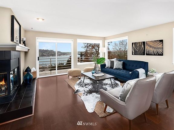 3rd image of 1028 Lakeview Blvd E APT 9