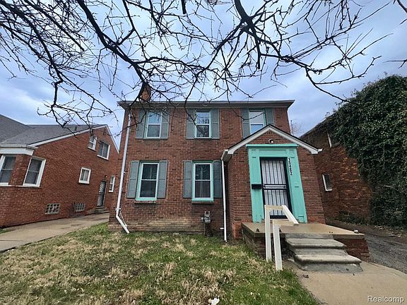 2nd image of 15482 Rutherford St