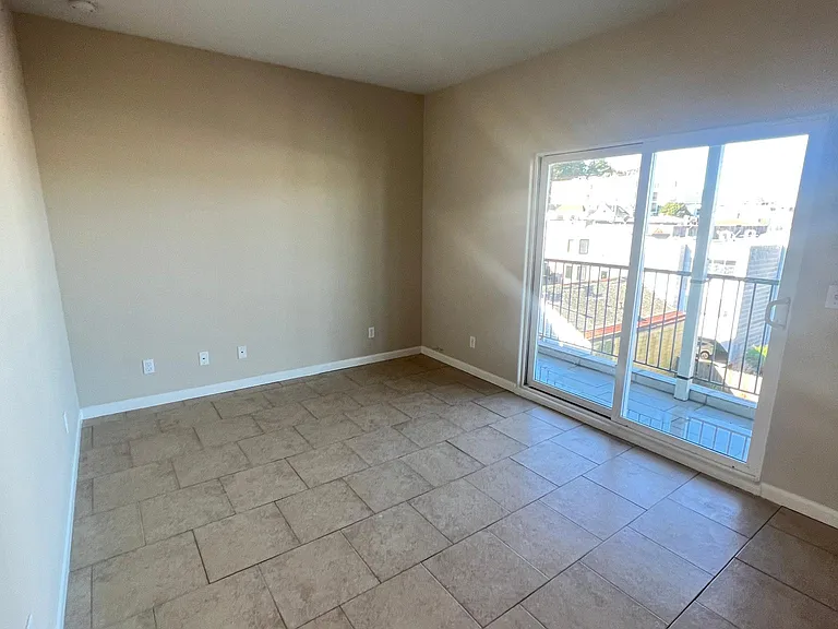 129 Blake St — Photo 2