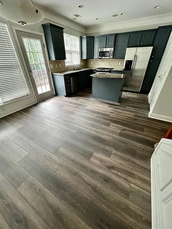 3 bed, 3.5 bath, 1857 sqft, $3,350 — Photo 2
