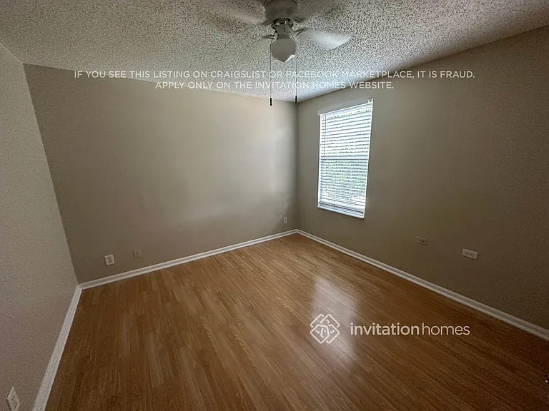 136 Canterbury Pl — Photo 10
