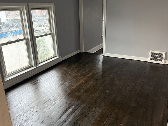 3rd image of 14927 Puritas Ave #2
