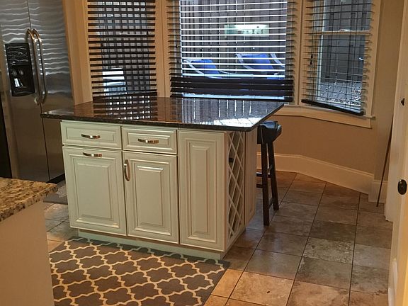 3rd image of 864 Lenox Oaks Cir NE #864